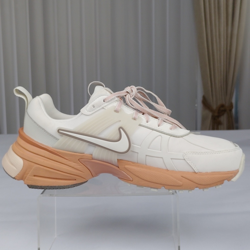 Nike Women's White and Peach Athletic Sneakers - Picture 5 of 16